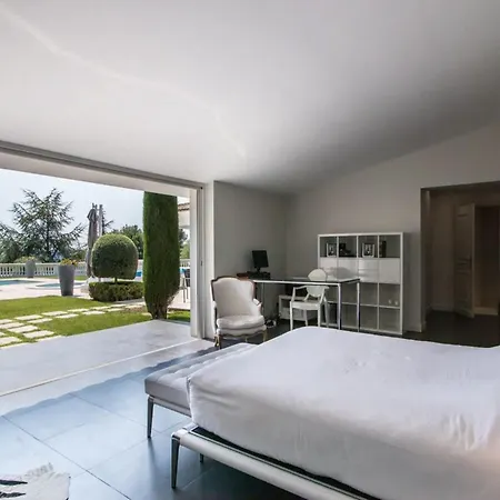 Apartment Collines 8bd
