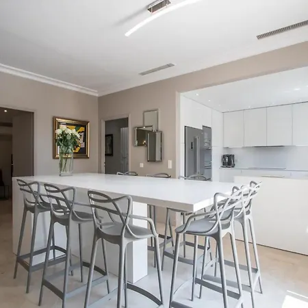 Collines 8bd Apartment Le Cannet